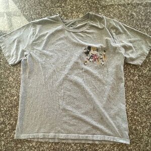 Disney Men’s Tee shirt  Size Large Mickey Mouse Gray